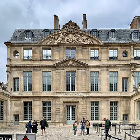 Luxury In Old Marais, 3 Bedroom Patio, Sauna, Fitness Room, Ac Apartment *